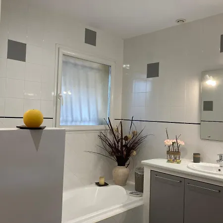 Au Bras D'argent Lea Et Vincent