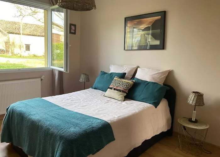 Au Bras D'argent Lea Et Vincent Nocleg ze śniadaniem *